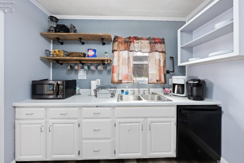 218 Elm, Port Clinton, 43452, 3 Bedrooms Bedrooms, ,2 BathroomsBathrooms,Residential,For Sale,Elm,20260353