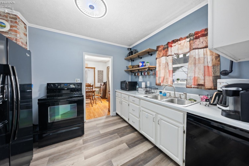 218 Elm, Port Clinton, 43452, 3 Bedrooms Bedrooms, ,2 BathroomsBathrooms,Residential,For Sale,Elm,20260353