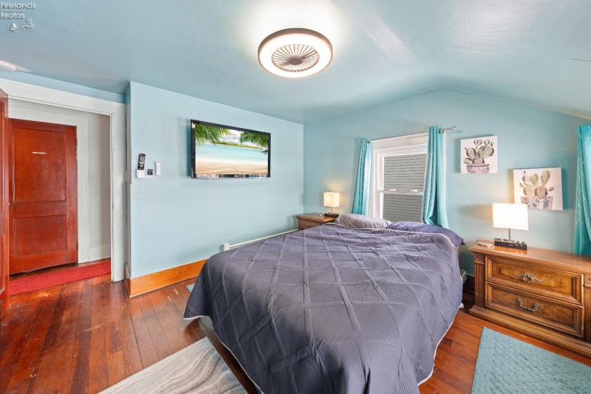 218 Elm, Port Clinton, 43452, 3 Bedrooms Bedrooms, ,2 BathroomsBathrooms,Residential,For Sale,Elm,20260353