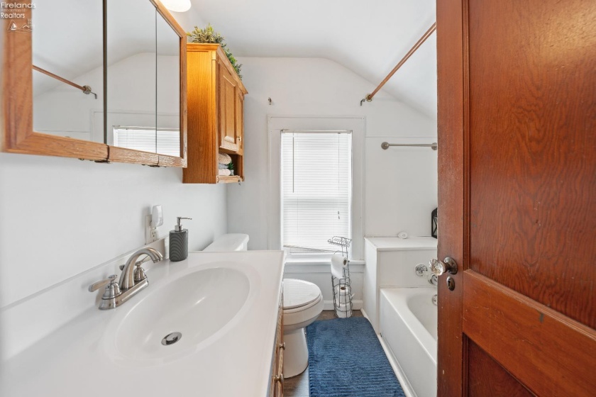 218 Elm, Port Clinton, 43452, 3 Bedrooms Bedrooms, ,2 BathroomsBathrooms,Residential,For Sale,Elm,20260353