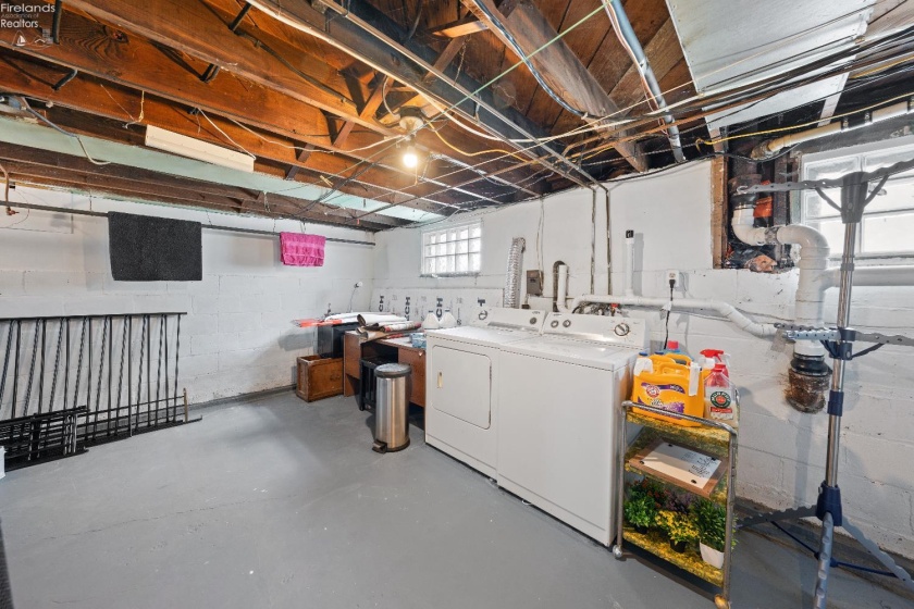 218 Elm, Port Clinton, 43452, 3 Bedrooms Bedrooms, ,2 BathroomsBathrooms,Residential,For Sale,Elm,20260353