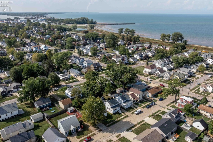 218 Elm, Port Clinton, 43452, 3 Bedrooms Bedrooms, ,2 BathroomsBathrooms,Residential,For Sale,Elm,20260353