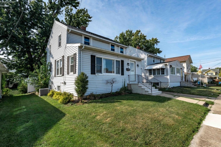 218 Elm, Port Clinton, 43452, 3 Bedrooms Bedrooms, ,2 BathroomsBathrooms,Residential,For Sale,Elm,20260353