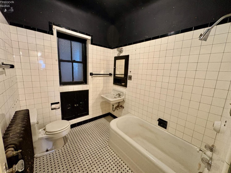 25 Court Street, Tiffin, 44883, ,Commercial,For Sale,Court,20260356