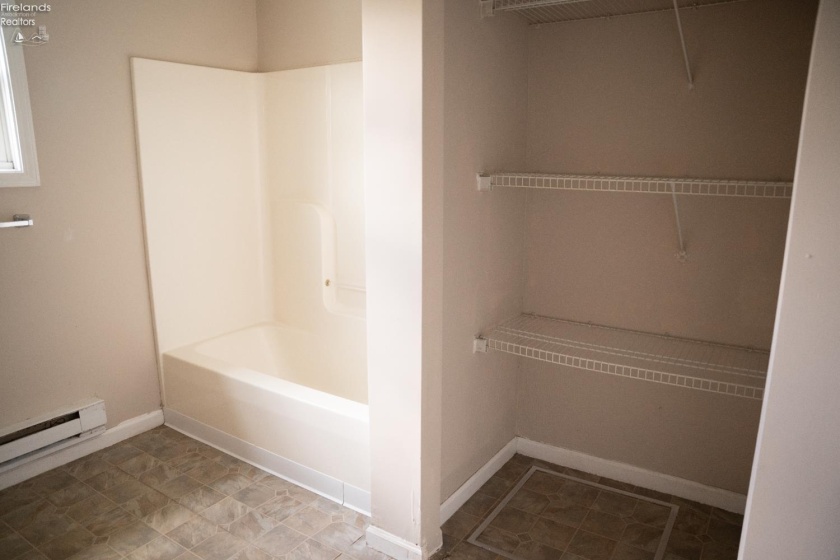 1114 Wamajo Drive, Sandusky, 44870, 3 Bedrooms Bedrooms, ,1 BathroomBathrooms,Residential,For Sale,Wamajo,20254808