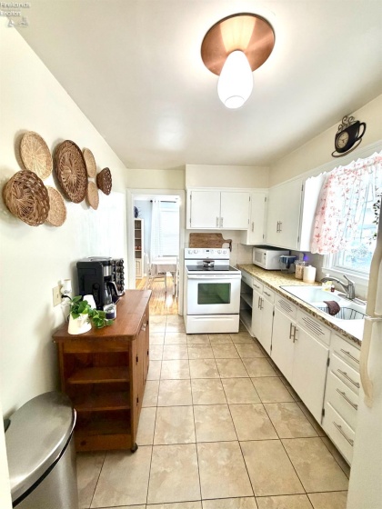 174 Hannum Avenue, Rossford, 43460, 3 Bedrooms Bedrooms, ,2 BathroomsBathrooms,Residential,For Sale,Hannum,20260354