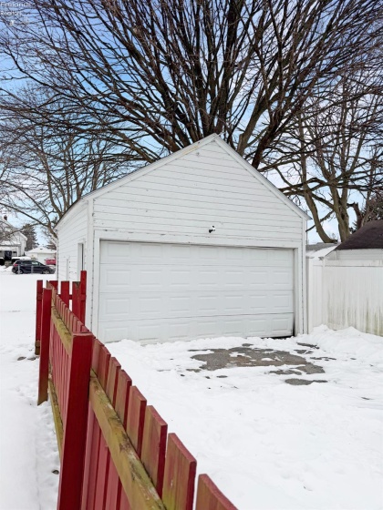 174 Hannum Avenue, Rossford, 43460, 3 Bedrooms Bedrooms, ,2 BathroomsBathrooms,Residential,For Sale,Hannum,20260354