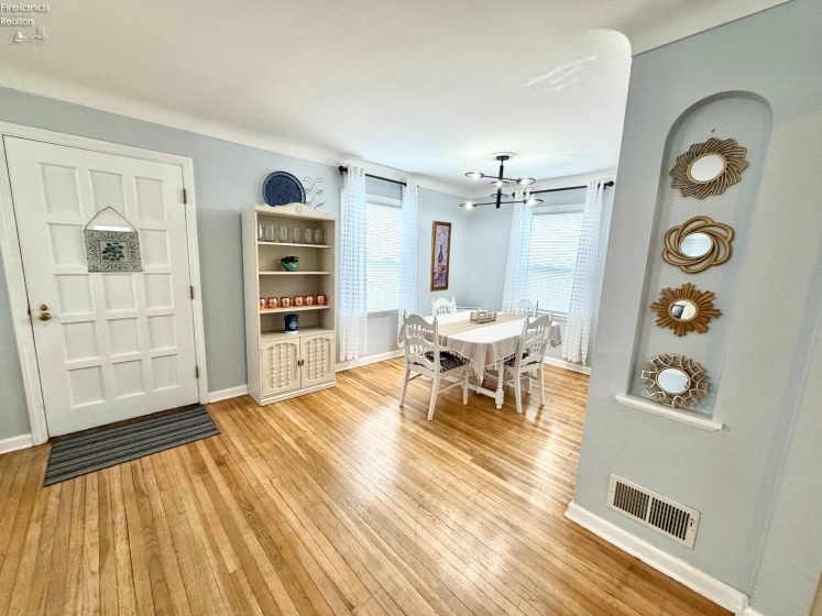 174 Hannum Avenue, Rossford, 43460, 3 Bedrooms Bedrooms, ,2 BathroomsBathrooms,Residential,For Sale,Hannum,20260354