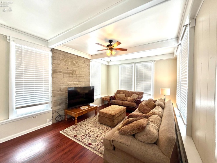 174 Hannum Avenue, Rossford, 43460, 3 Bedrooms Bedrooms, ,2 BathroomsBathrooms,Residential,For Sale,Hannum,20260354