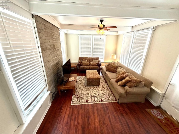 174 Hannum Avenue, Rossford, 43460, 3 Bedrooms Bedrooms, ,2 BathroomsBathrooms,Residential,For Sale,Hannum,20260354