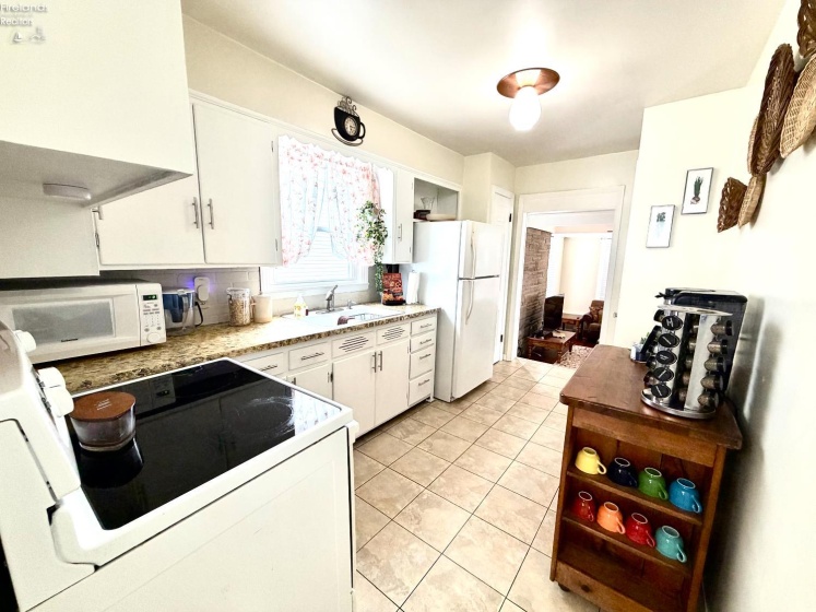 174 Hannum Avenue, Rossford, 43460, 3 Bedrooms Bedrooms, ,2 BathroomsBathrooms,Residential,For Sale,Hannum,20260354