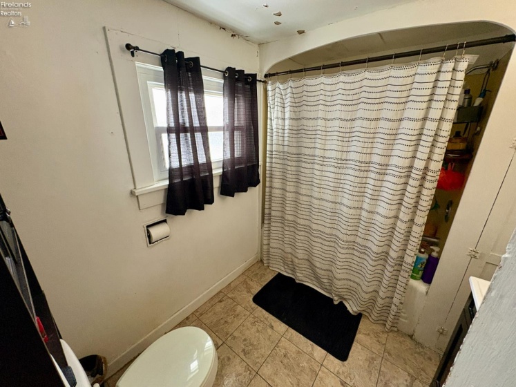 376 Perry Street, Tiffin, 44883, 2 Bedrooms Bedrooms, ,1 BathroomBathrooms,Residential,For Sale,Perry,20260358