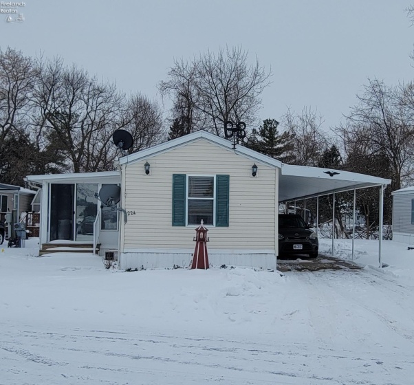 224 Driftwood Drive, Port Clinton, 43452, 2 Bedrooms Bedrooms, ,2 BathroomsBathrooms,Residential,For Sale,Driftwood,20260362