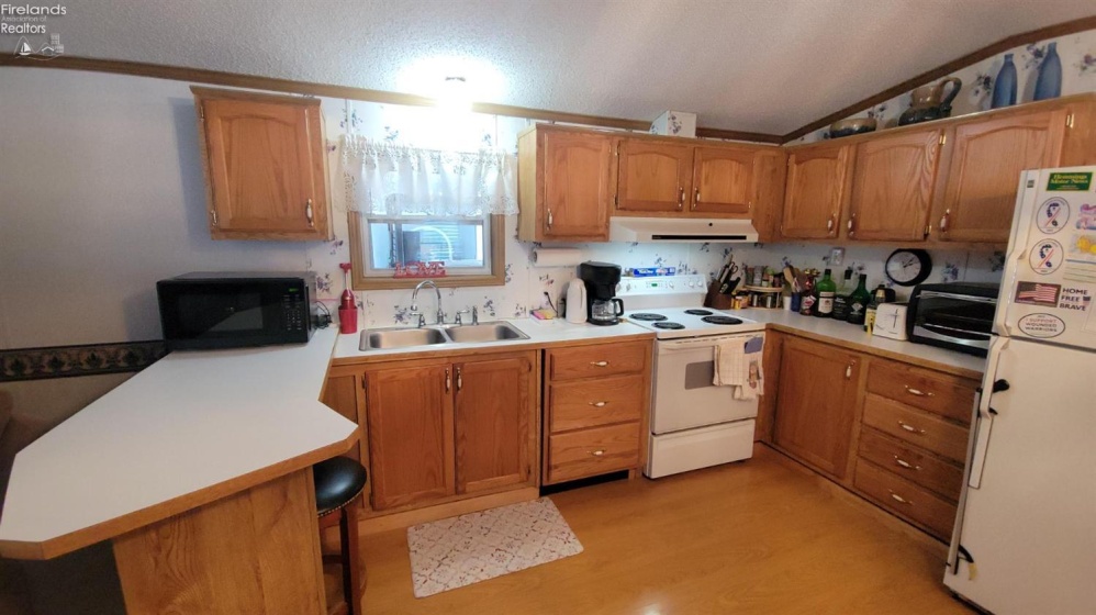 224 Driftwood Drive, Port Clinton, 43452, 2 Bedrooms Bedrooms, ,2 BathroomsBathrooms,Residential,For Sale,Driftwood,20260362