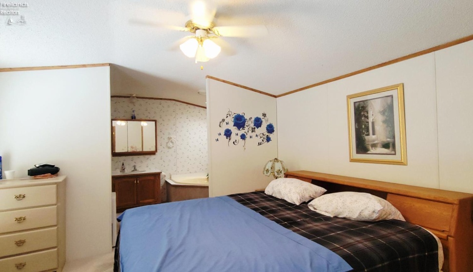 224 Driftwood Drive, Port Clinton, 43452, 2 Bedrooms Bedrooms, ,2 BathroomsBathrooms,Residential,For Sale,Driftwood,20260362