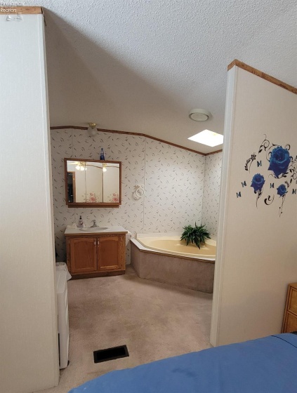 224 Driftwood Drive, Port Clinton, 43452, 2 Bedrooms Bedrooms, ,2 BathroomsBathrooms,Residential,For Sale,Driftwood,20260362