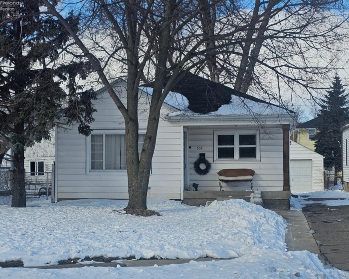606 Fremont Road, Port Clinton, 43452, 2 Bedrooms Bedrooms, ,1 BathroomBathrooms,Residential,For Sale,Fremont,20260331