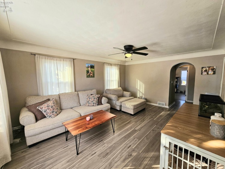 606 Fremont Road, Port Clinton, 43452, 2 Bedrooms Bedrooms, ,1 BathroomBathrooms,Residential,For Sale,Fremont,20260331