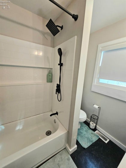 606 Fremont Road, Port Clinton, 43452, 2 Bedrooms Bedrooms, ,1 BathroomBathrooms,Residential,For Sale,Fremont,20260331