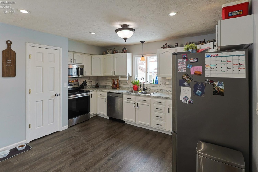 206 Wood Street, Bellevue, 44811, 3 Bedrooms Bedrooms, ,2 BathroomsBathrooms,Residential,For Sale,Wood,20260269