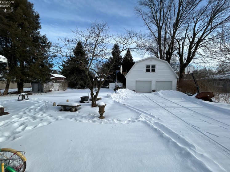 102 Center, Milan, 44846, 4 Bedrooms Bedrooms, ,2 BathroomsBathrooms,Residential,For Sale,Center,20260364