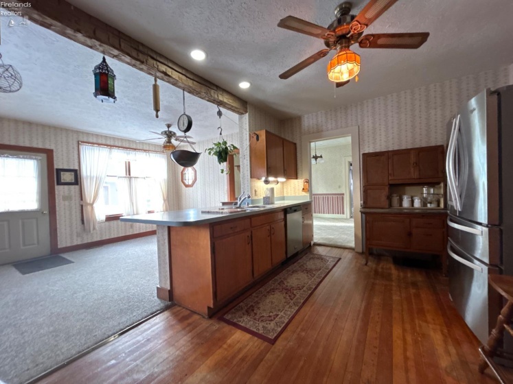 102 Center, Milan, 44846, 4 Bedrooms Bedrooms, ,2 BathroomsBathrooms,Residential,For Sale,Center,20260364