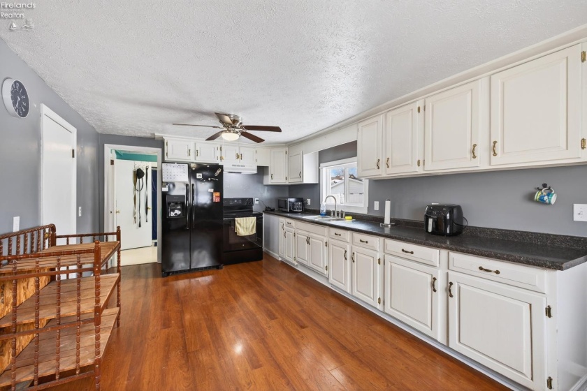 432 High Street, Bellevue, 44811, 3 Bedrooms Bedrooms, ,2 BathroomsBathrooms,Residential,For Sale,High,20260351