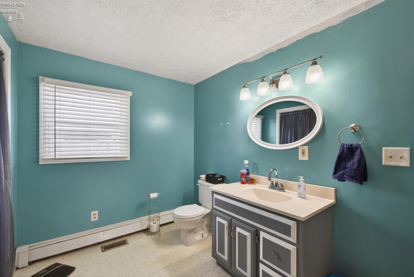 432 High Street, Bellevue, 44811, 3 Bedrooms Bedrooms, ,2 BathroomsBathrooms,Residential,For Sale,High,20260351