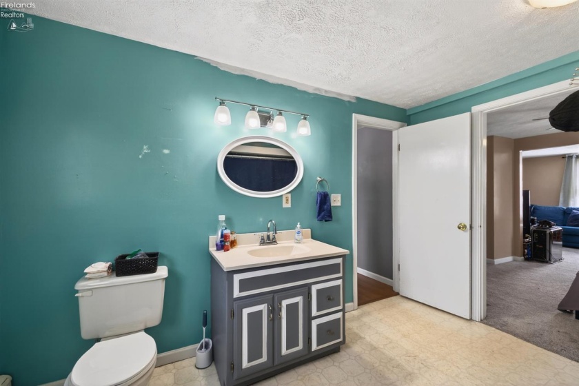 432 High Street, Bellevue, 44811, 3 Bedrooms Bedrooms, ,2 BathroomsBathrooms,Residential,For Sale,High,20260351