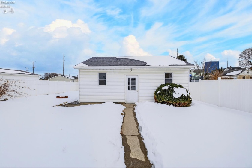 432 High Street, Bellevue, 44811, 3 Bedrooms Bedrooms, ,2 BathroomsBathrooms,Residential,For Sale,High,20260351