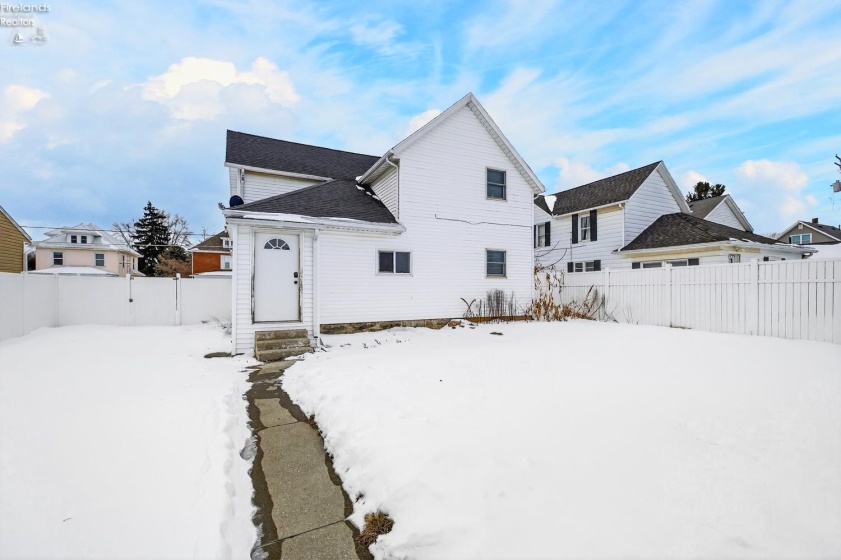 432 High Street, Bellevue, 44811, 3 Bedrooms Bedrooms, ,2 BathroomsBathrooms,Residential,For Sale,High,20260351