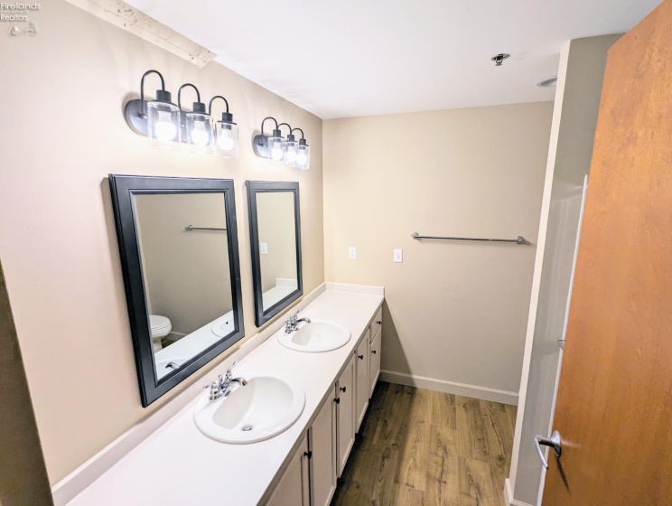 401 SHORELINE Drive, Sandusky, 44870, 1 Bedroom Bedrooms, ,2 BathroomsBathrooms,Residential,For Sale,SHORELINE,20260376