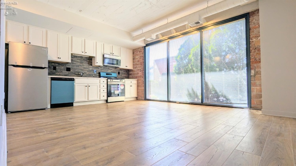 401 SHORELINE Drive, Sandusky, 44870, 1 Bedroom Bedrooms, ,2 BathroomsBathrooms,Residential,For Sale,SHORELINE,20260376