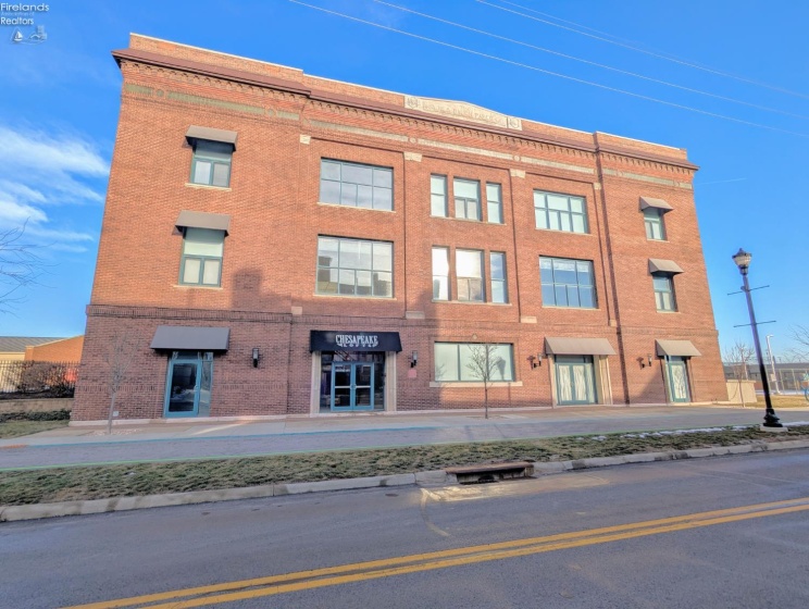 401 SHORELINE Drive, Sandusky, 44870, 1 Bedroom Bedrooms, ,2 BathroomsBathrooms,Residential,For Sale,SHORELINE,20260376