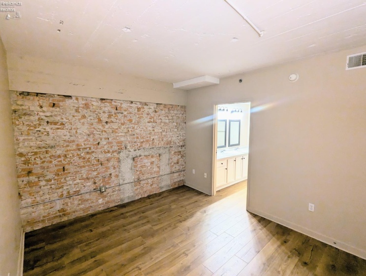 401 SHORELINE Drive, Sandusky, 44870, 1 Bedroom Bedrooms, ,2 BathroomsBathrooms,Residential,For Sale,SHORELINE,20260376