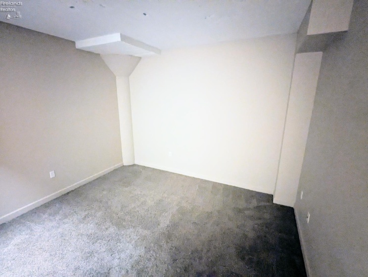 401 SHORELINE Drive, Sandusky, 44870, 1 Bedroom Bedrooms, ,1 BathroomBathrooms,Residential,For Sale,SHORELINE,20260377