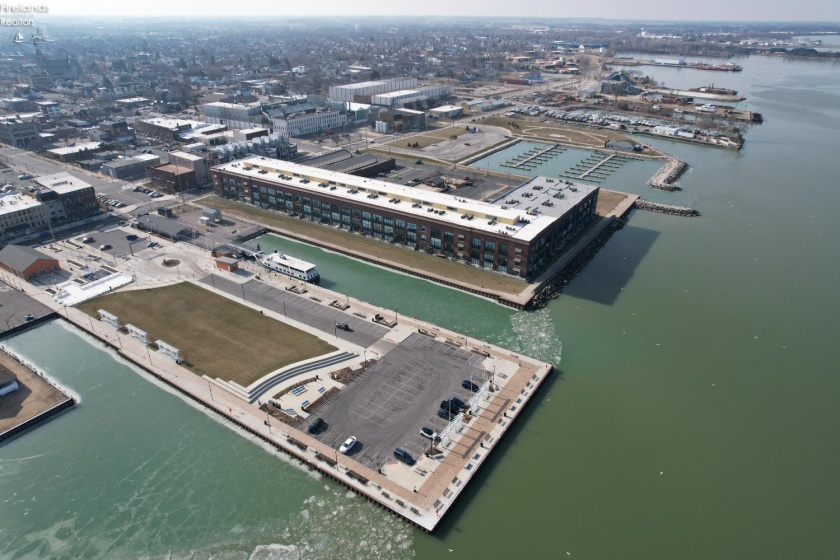 401 SHORELINE Drive, Sandusky, 44870, 1 Bedroom Bedrooms, ,1 BathroomBathrooms,Residential,For Sale,SHORELINE,20260377