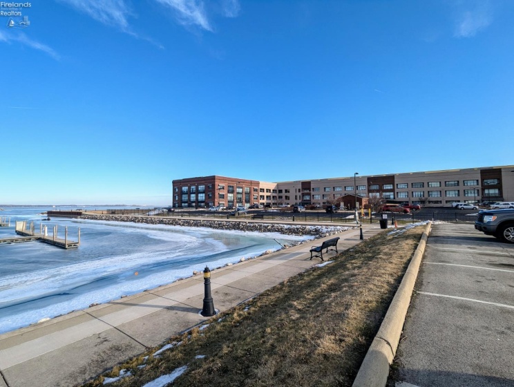 401 SHORELINE Drive, Sandusky, 44870, 1 Bedroom Bedrooms, ,1 BathroomBathrooms,Residential,For Sale,SHORELINE,20260377