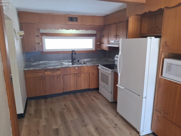 19 Townsend Street, Greenwich, 44837, 3 Bedrooms Bedrooms, ,1 BathroomBathrooms,Residential,For Sale,Townsend,20260388