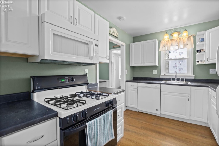 201 Dayton Avenue, Huron, 44839, 3 Bedrooms Bedrooms, ,2 BathroomsBathrooms,Residential,For Sale,Dayton,20260304