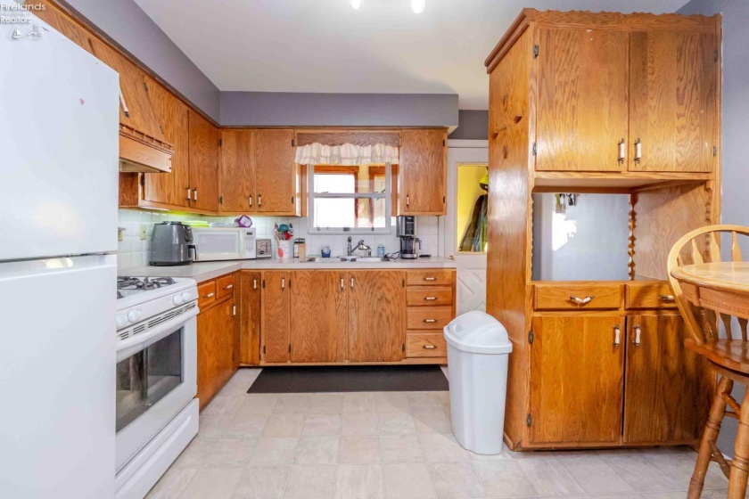 708 Rawson Avenue, Fremont, 43420, 3 Bedrooms Bedrooms, ,1 BathroomBathrooms,Residential,For Sale,Rawson,20260405