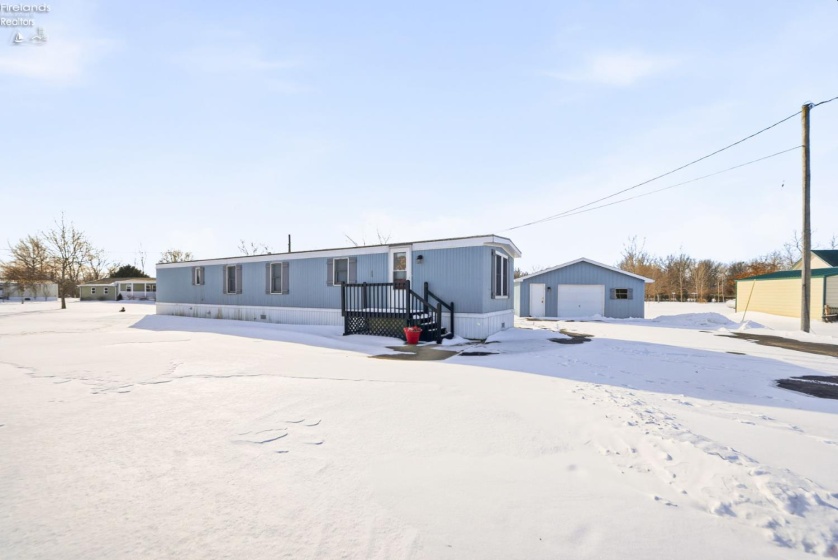 3800 Lakeshore Drive, Port Clinton, 43452, 3 Bedrooms Bedrooms, ,1 BathroomBathrooms,Residential,For Sale,Lakeshore,20260290