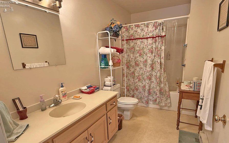 410 Sweetvalley, Kelleys Island, 43438, 2 Bedrooms Bedrooms, ,1 BathroomBathrooms,Residential,For Sale,Sweetvalley,20260410