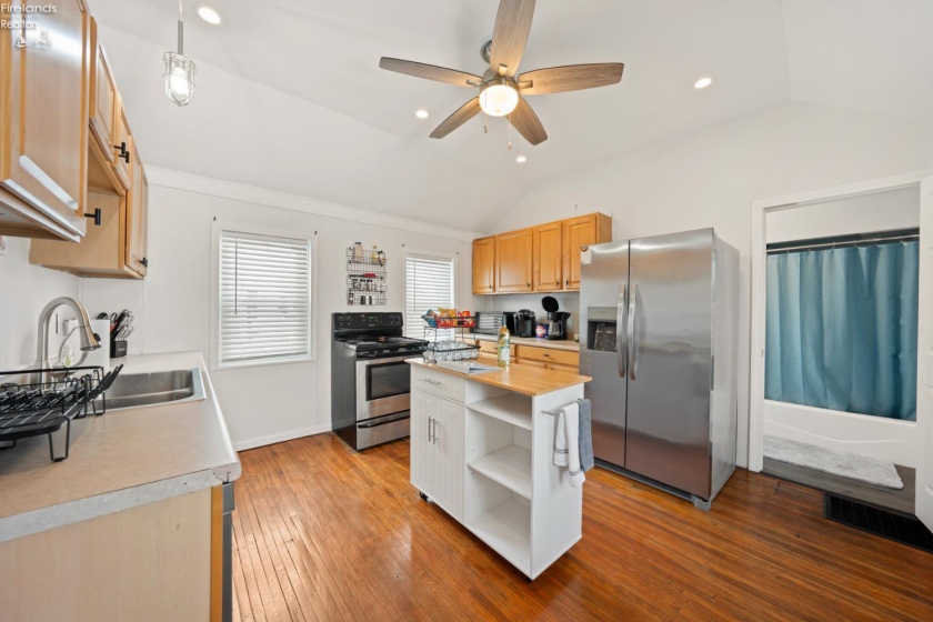 302 2nd Street, Port Clinton, 43452, 4 Bedrooms Bedrooms, ,2 BathroomsBathrooms,Residential,For Sale,2nd,20260396