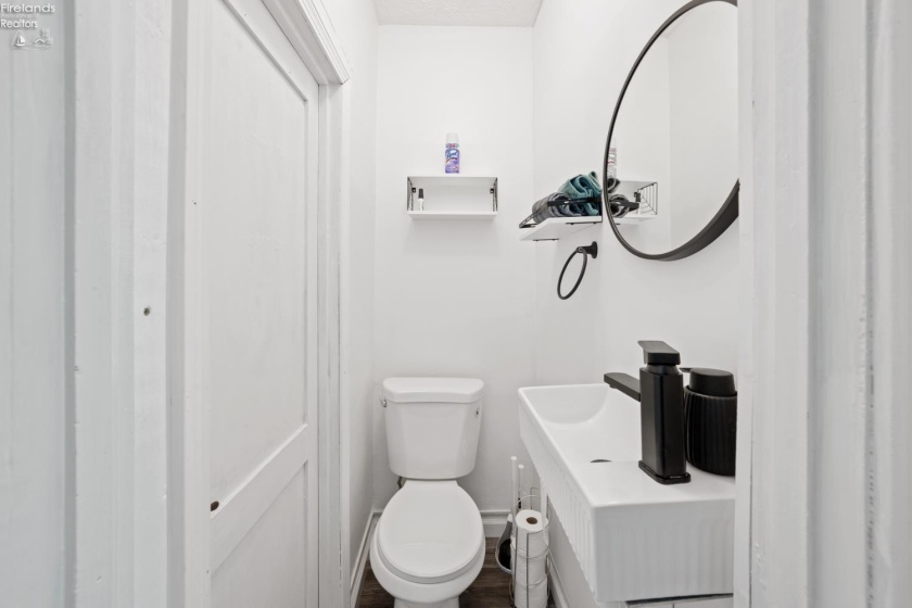 302 2nd Street, Port Clinton, 43452, 4 Bedrooms Bedrooms, ,2 BathroomsBathrooms,Residential,For Sale,2nd,20260396