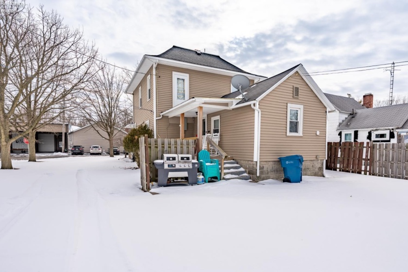 302 2nd Street, Port Clinton, 43452, 4 Bedrooms Bedrooms, ,2 BathroomsBathrooms,Residential,For Sale,2nd,20260396