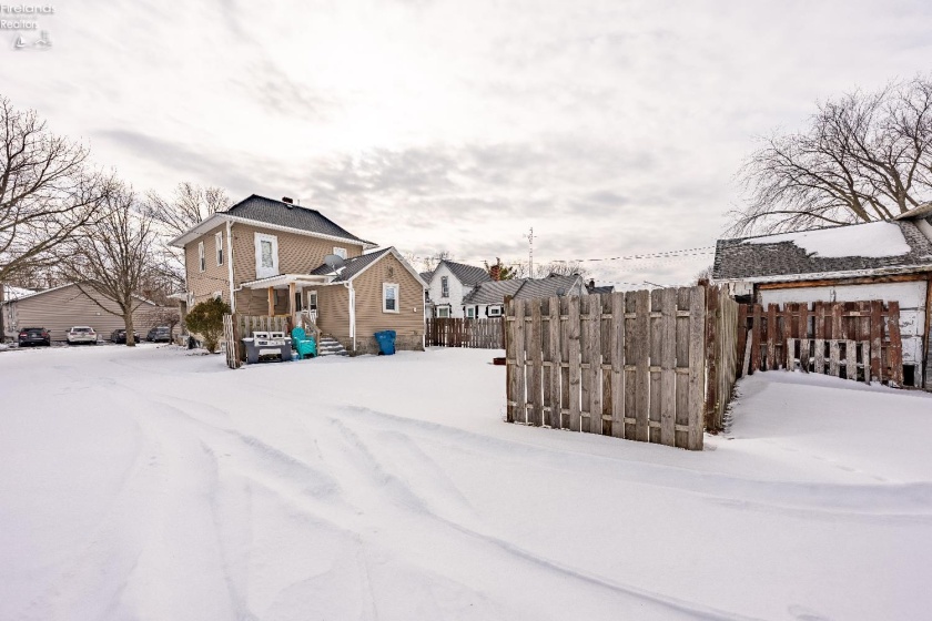 302 2nd Street, Port Clinton, 43452, 4 Bedrooms Bedrooms, ,2 BathroomsBathrooms,Residential,For Sale,2nd,20260396