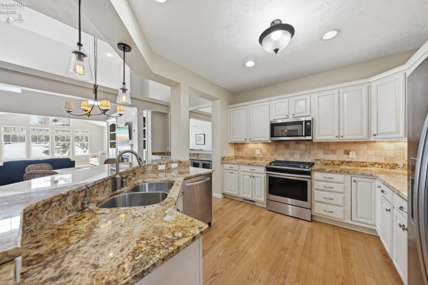 4439 Harbors Edge Drive, Port Clinton, 43452, 4 Bedrooms Bedrooms, ,3 BathroomsBathrooms,Residential,For Sale,Harbors Edge,20260394