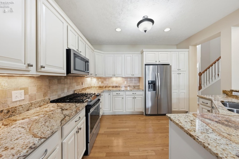 4439 Harbors Edge Drive, Port Clinton, 43452, 4 Bedrooms Bedrooms, ,3 BathroomsBathrooms,Residential,For Sale,Harbors Edge,20260394