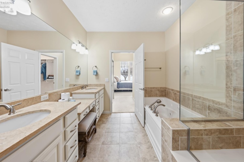 4439 Harbors Edge Drive, Port Clinton, 43452, 4 Bedrooms Bedrooms, ,3 BathroomsBathrooms,Residential,For Sale,Harbors Edge,20260394